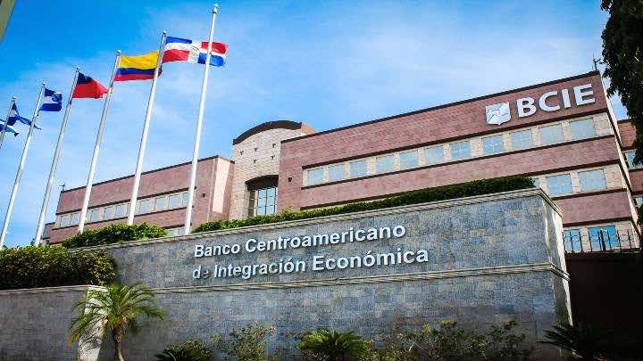 BCIE invita a empresas de Francia a invertir en Centroamérica bcie-invita-a-empresas-de-francia-a-invertir-en-centroamerica